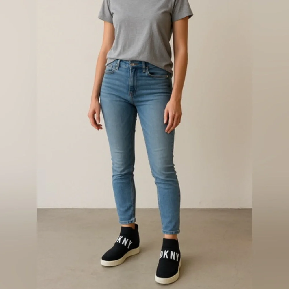 DKNY Black Sneakers with White ,Women’s Size 6M(C6)